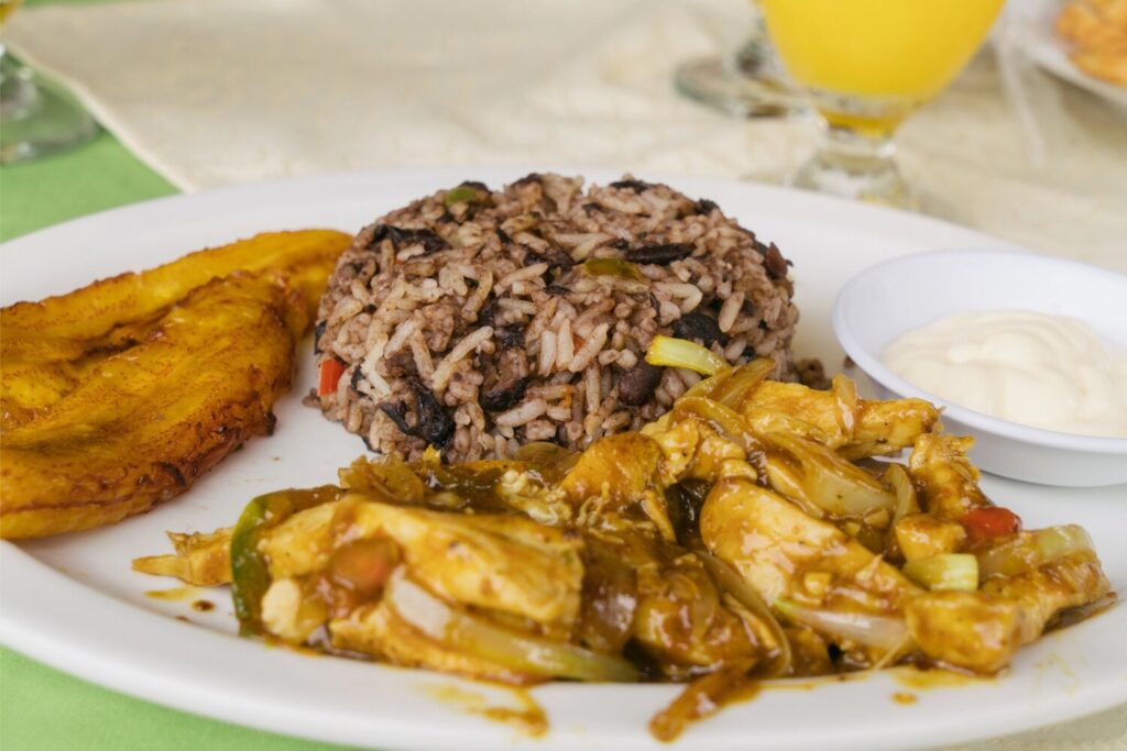 Costa Rican dish with rice, plantains, and chicken