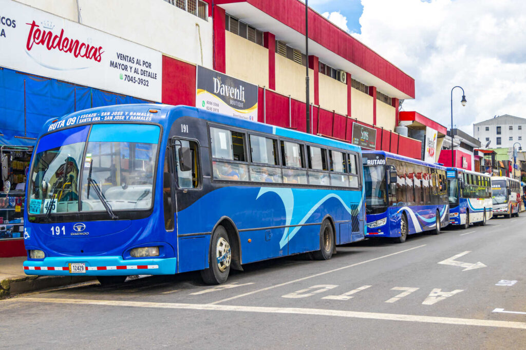 Bus from San Jose to La Fortuna